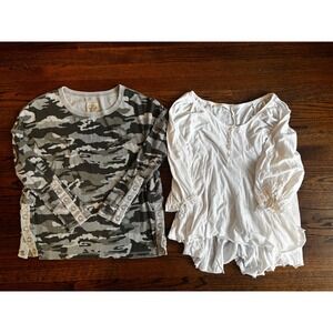 Lot of 2 Chaser Camo Thermal Grommet Top &‎ White Boho Henley Womens Large M/L
